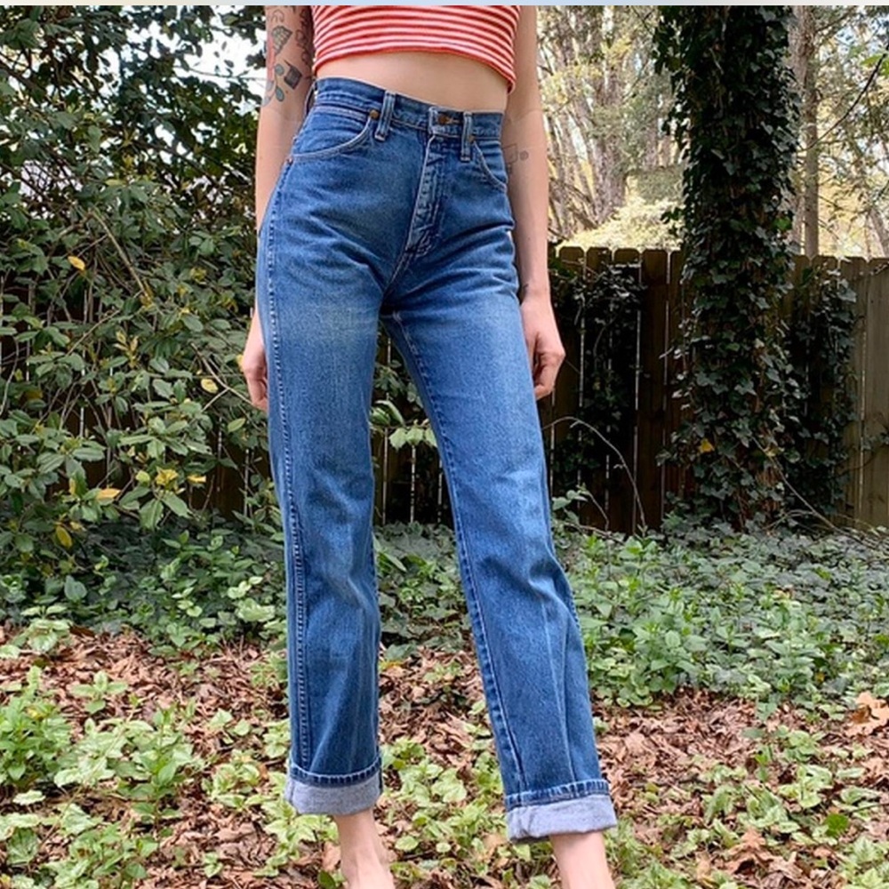 Perfect vintage wrangler high rise straight leg jeans.